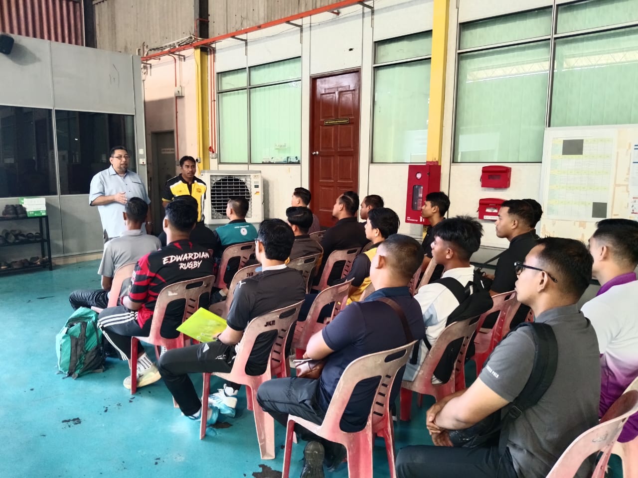 122253464246087250 1355898691449344152 n